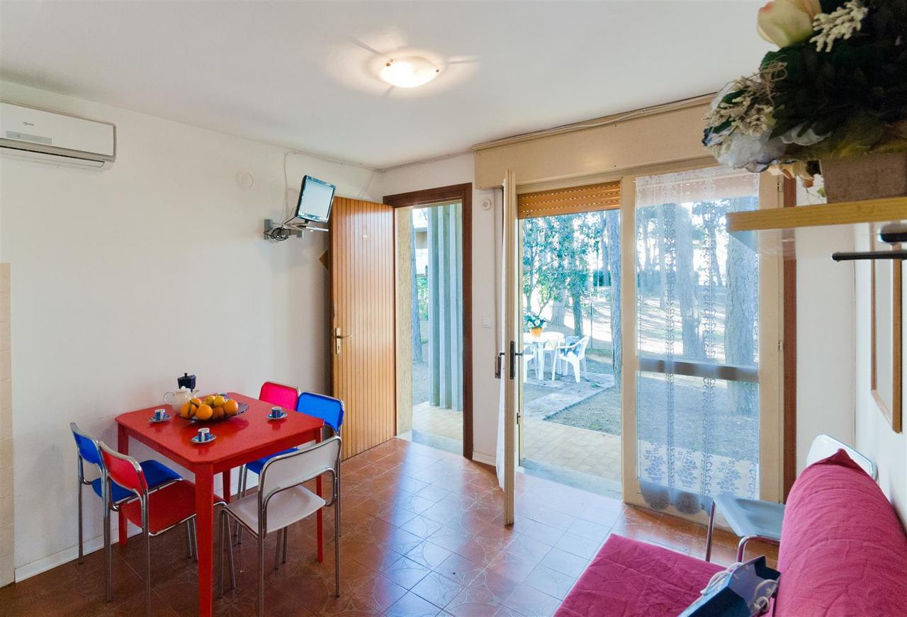 Elia Apartment Bibione Bagian luar foto
