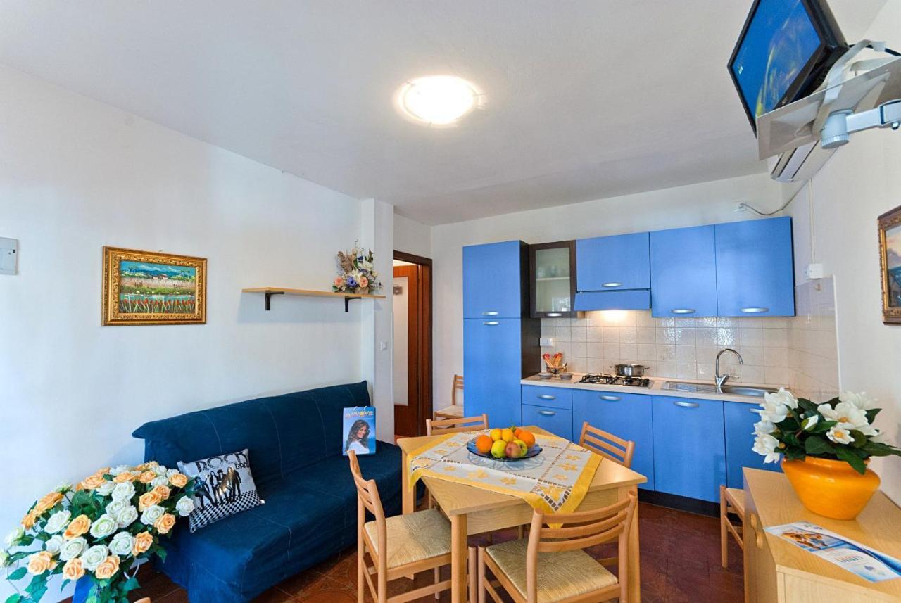 Elia Apartment Bibione Bagian luar foto