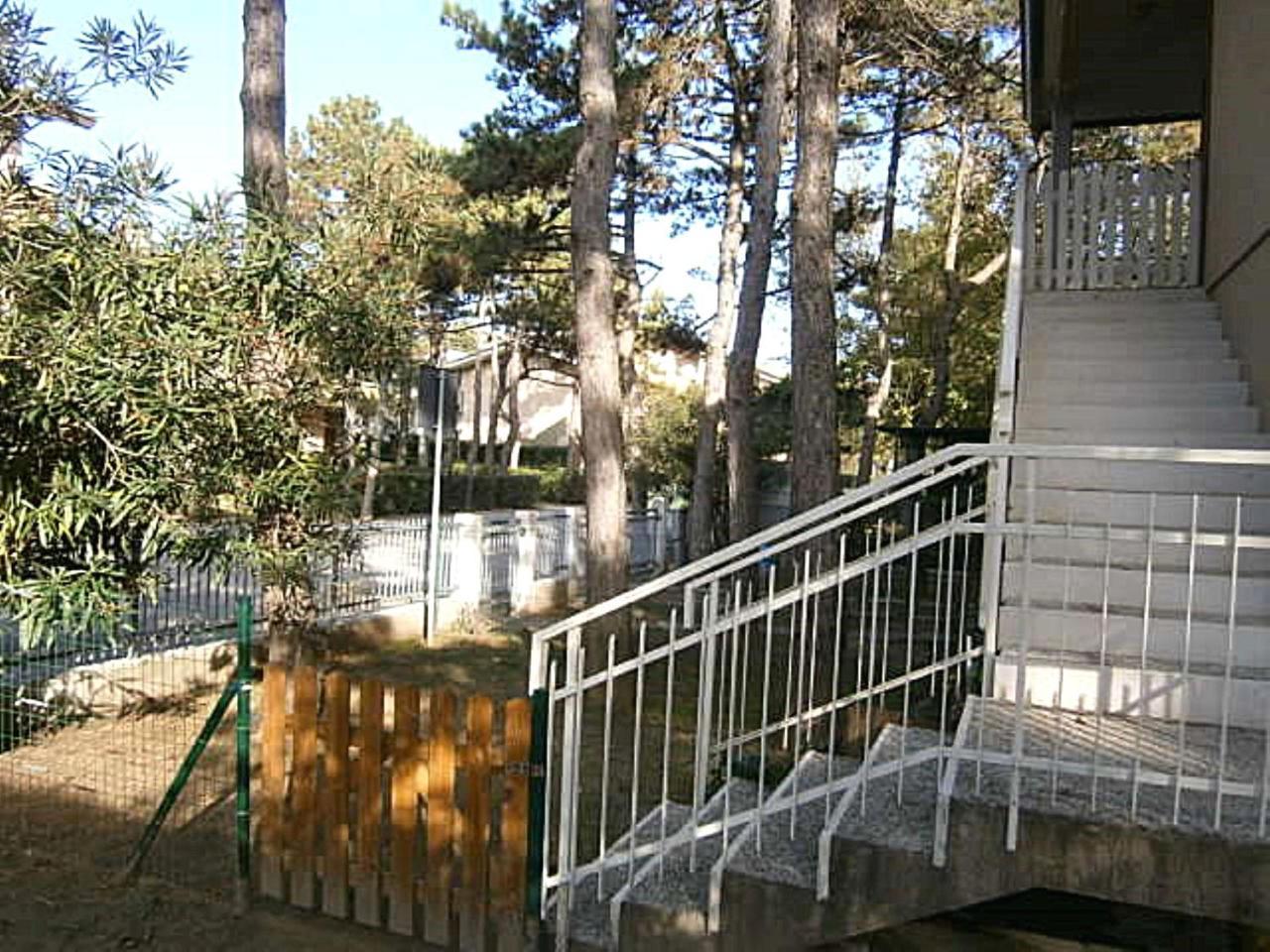Elia Apartment Bibione Bagian luar foto