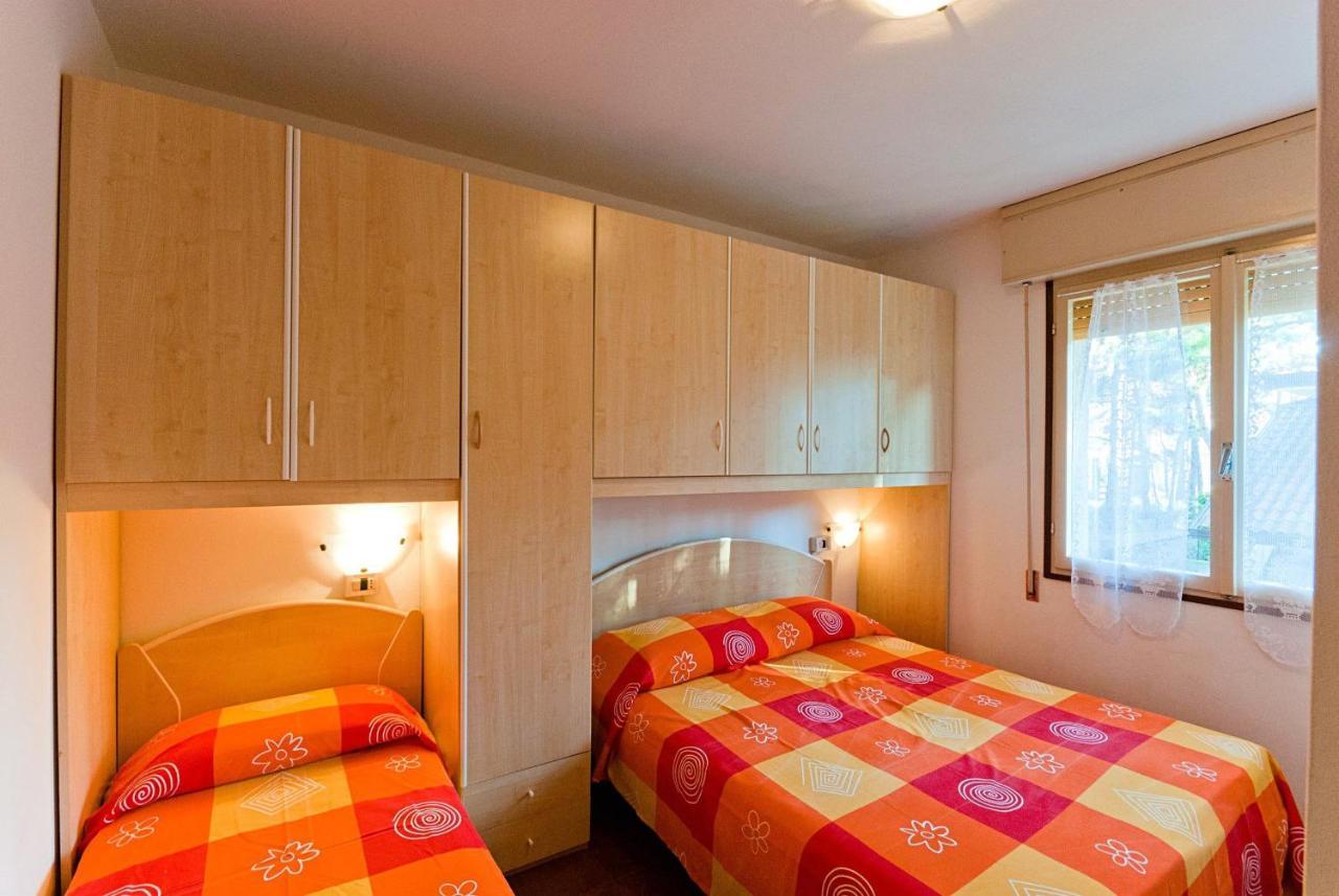 Elia Apartment Bibione Bagian luar foto